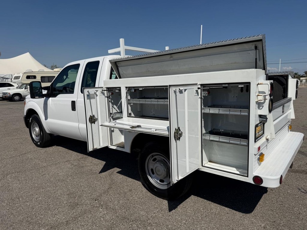 Ford F-250 Vehicle Full-screen Gallery Image 24