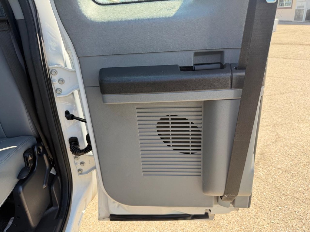 Ford F-250 Vehicle Full-screen Gallery Image 29