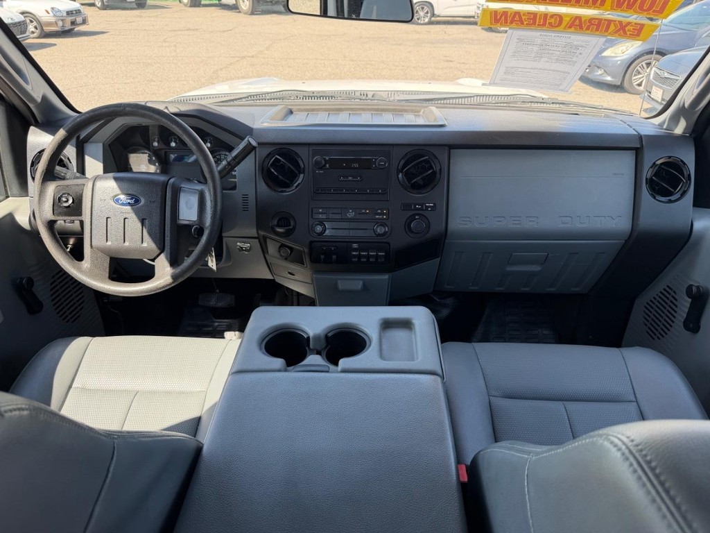Ford F-250 Vehicle Full-screen Gallery Image 37