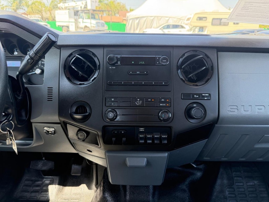 Ford F-250 Vehicle Full-screen Gallery Image 39