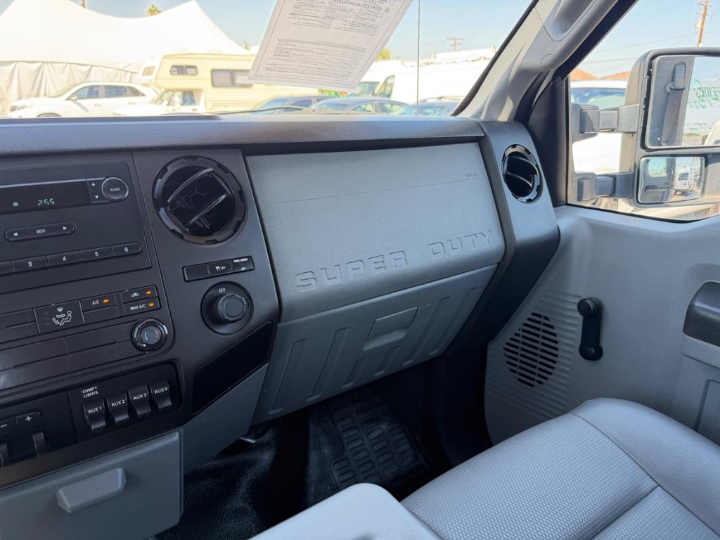 Ford F-250 Vehicle Full-screen Gallery Image 40