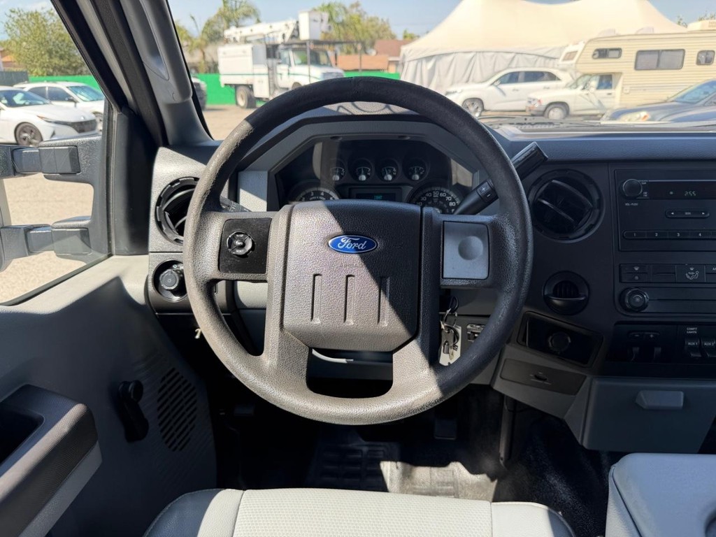 Ford F-250 Vehicle Full-screen Gallery Image 41