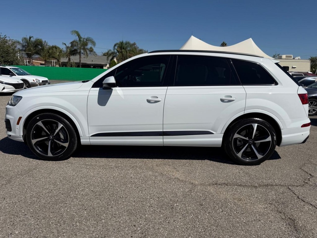 Audi Q7 Vehicle Full-screen Gallery Image 11
