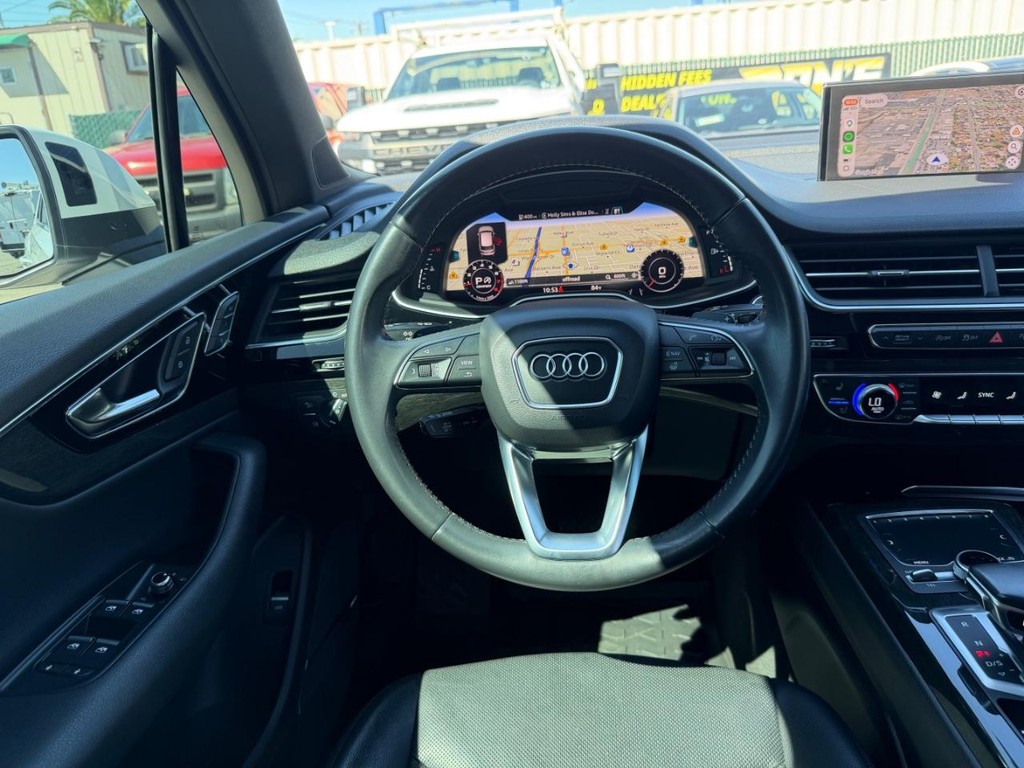 Audi Q7 Vehicle Full-screen Gallery Image 27