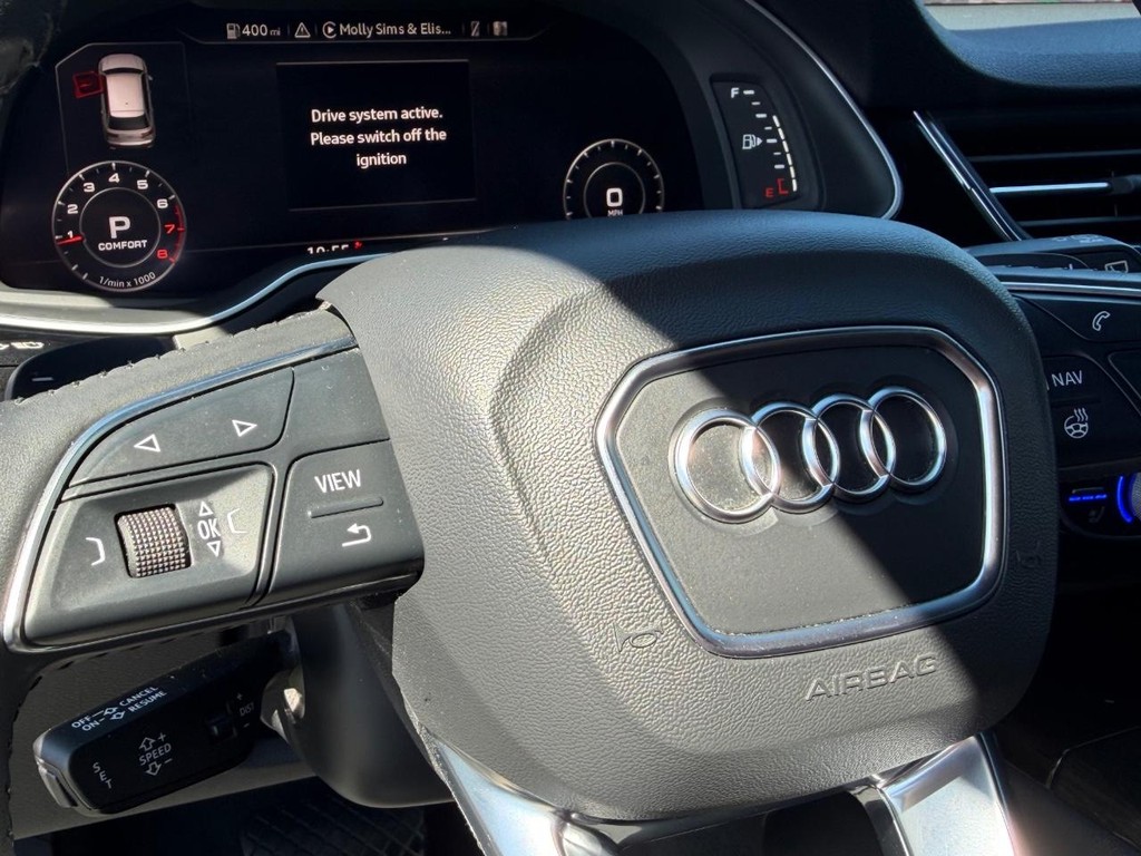 Audi Q7 Vehicle Full-screen Gallery Image 28