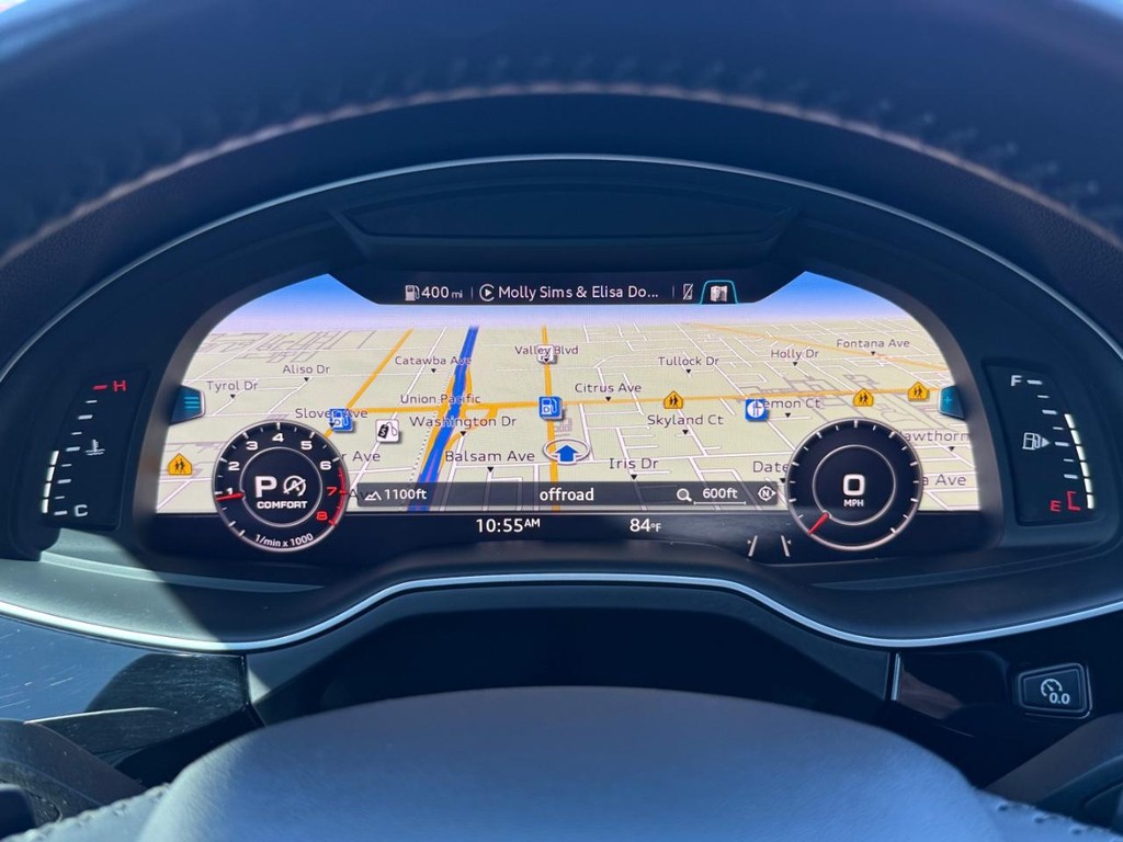 Audi Q7 Vehicle Full-screen Gallery Image 30