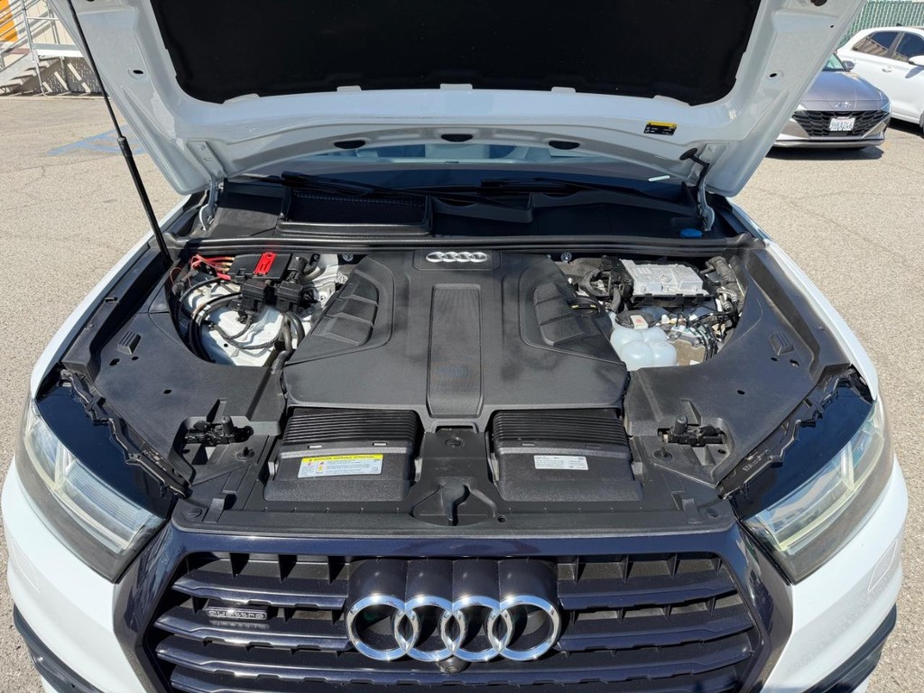 Audi Q7 Vehicle Full-screen Gallery Image 60