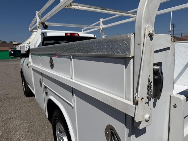 Ram 2500 Vehicle Full-screen Gallery Image 21