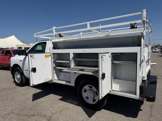 Ram 2500 Vehicle Full-screen Gallery Image 24