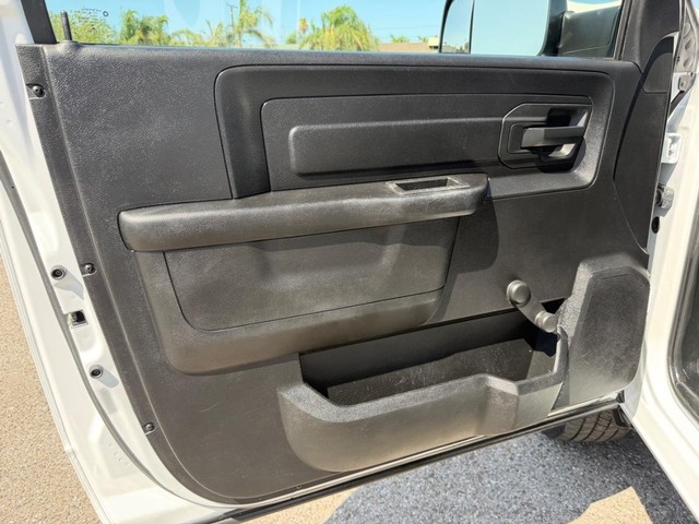 Ram 2500 Vehicle Full-screen Gallery Image 27