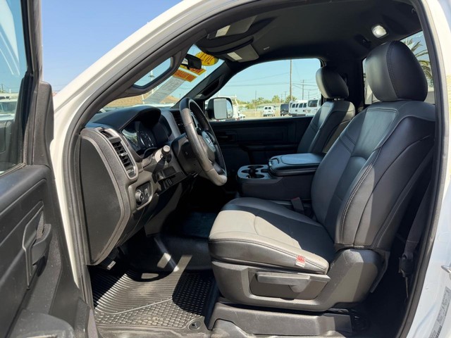 Ram 2500 Vehicle Full-screen Gallery Image 29