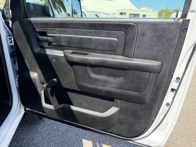 Ram 2500 Vehicle Full-screen Gallery Image 31