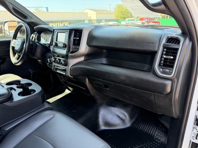 Ram 2500 Vehicle Full-screen Gallery Image 32