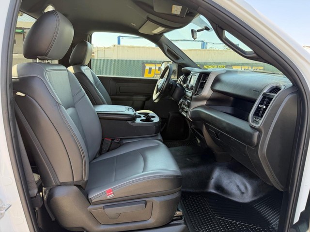 Ram 2500 Vehicle Full-screen Gallery Image 33