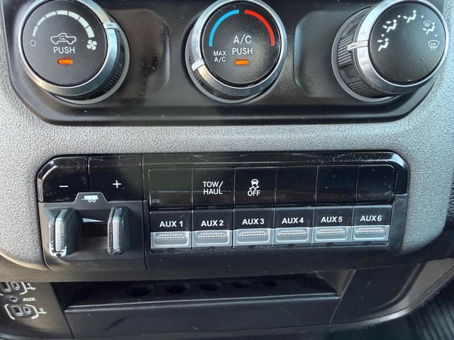 Ram 2500 Vehicle Full-screen Gallery Image 44