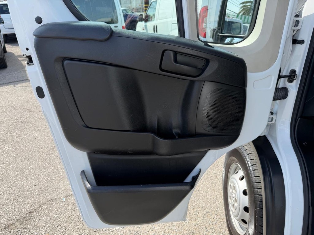 Ram ProMaster Vehicle Full-screen Gallery Image 28