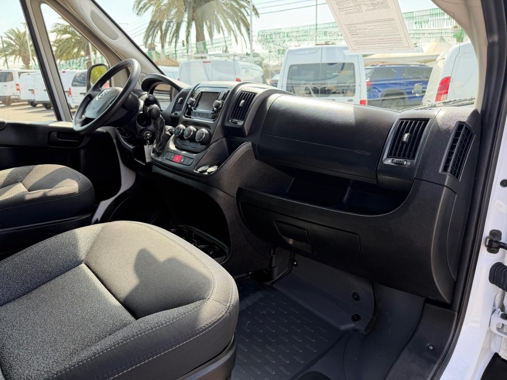 Ram ProMaster Vehicle Full-screen Gallery Image 33