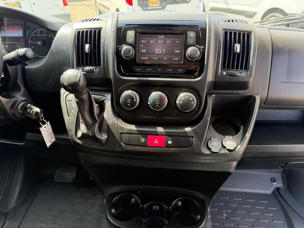 Ram ProMaster Vehicle Full-screen Gallery Image 37