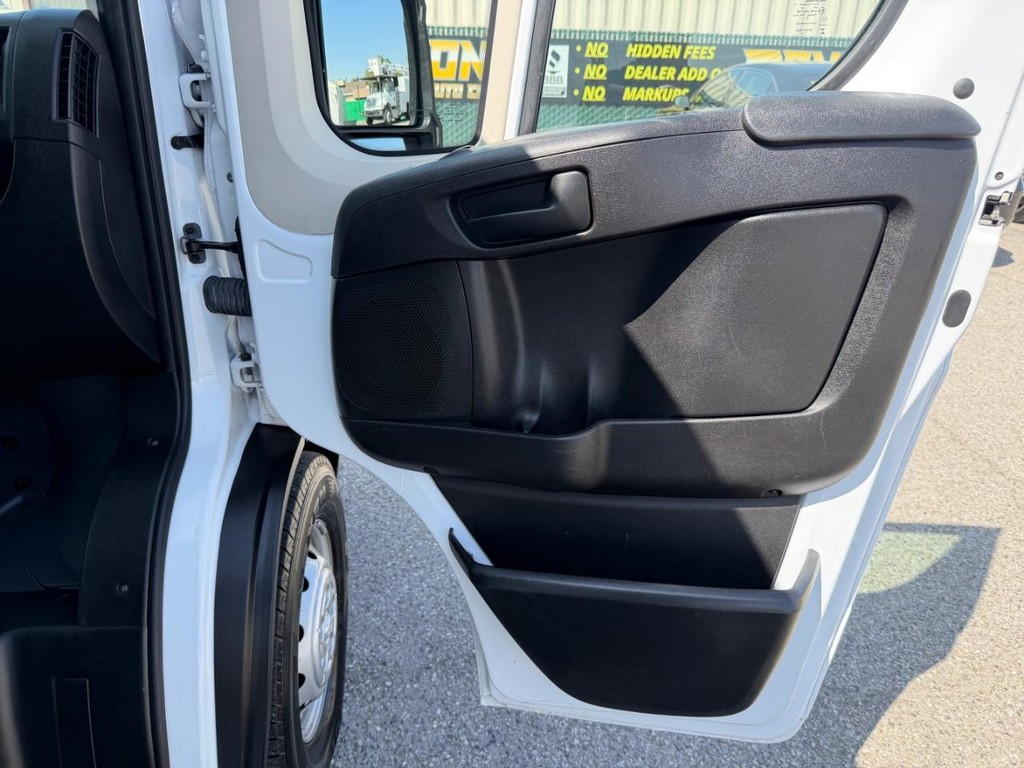 Ram ProMaster Vehicle Full-screen Gallery Image 32