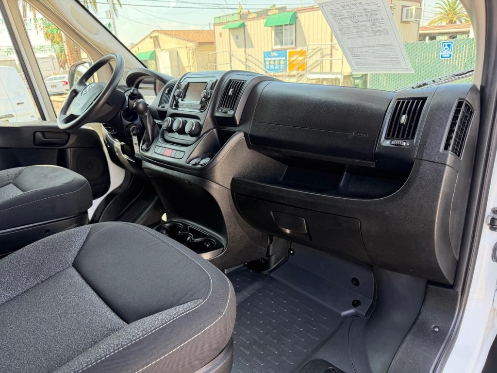 Ram ProMaster Vehicle Full-screen Gallery Image 33