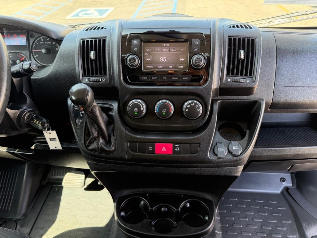 Ram ProMaster Vehicle Full-screen Gallery Image 37