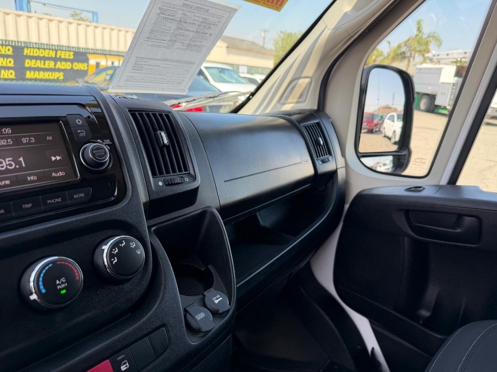 Ram ProMaster Vehicle Full-screen Gallery Image 38