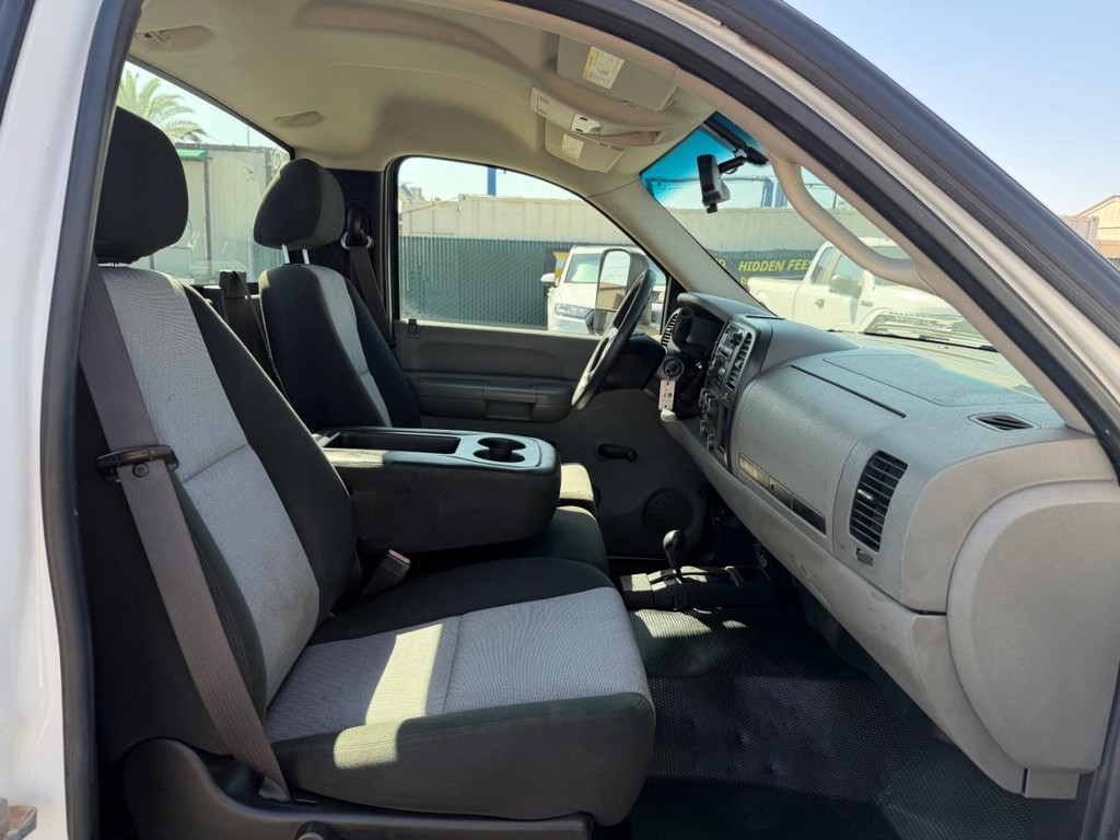 Chevrolet Silverado 1500 Vehicle Full-screen Gallery Image 21