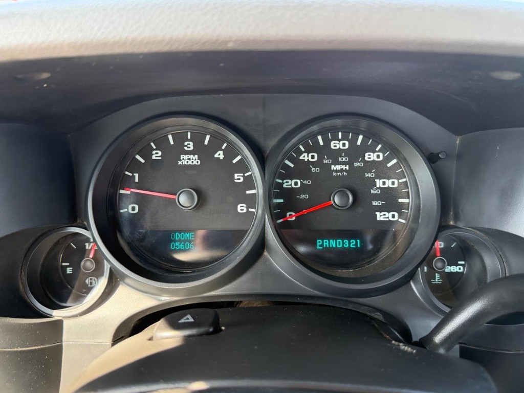 Chevrolet Silverado 1500 Vehicle Full-screen Gallery Image 28