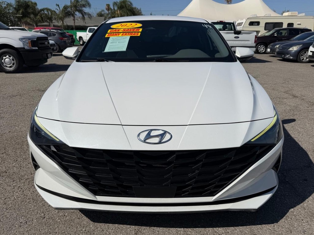 Hyundai Elantra Vehicle Full-screen Gallery Image 14
