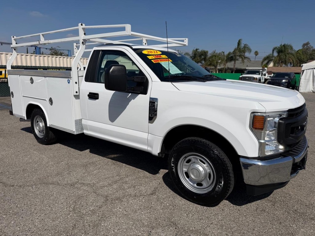 Ford F-250 Vehicle Full-screen Gallery Image 03