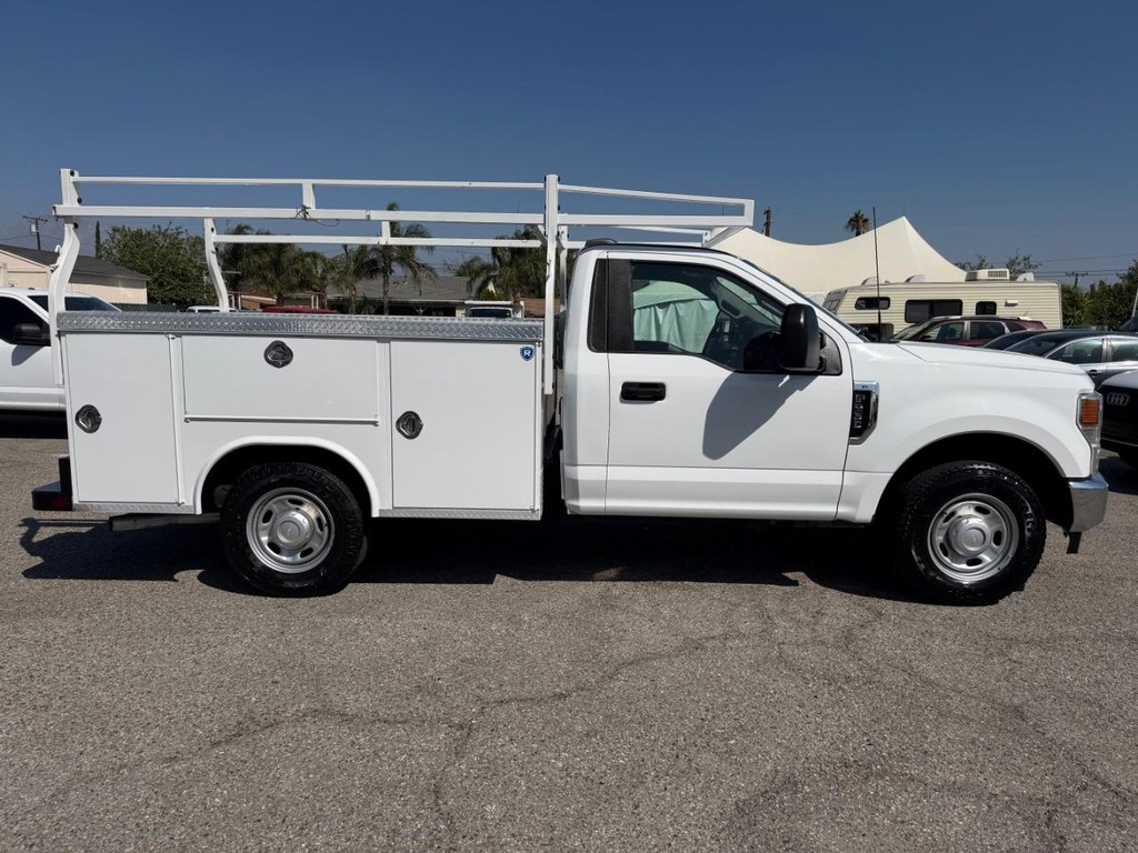 Ford F-250 Vehicle Full-screen Gallery Image 05