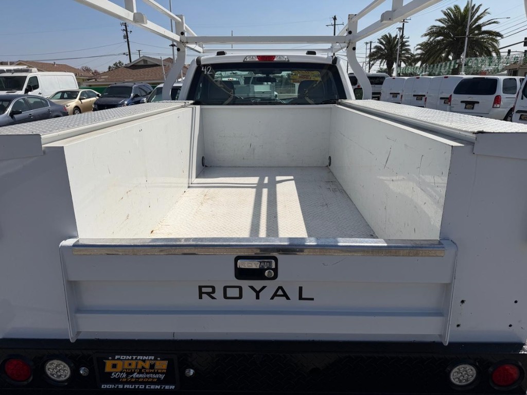 Ford F-250 Vehicle Full-screen Gallery Image 18