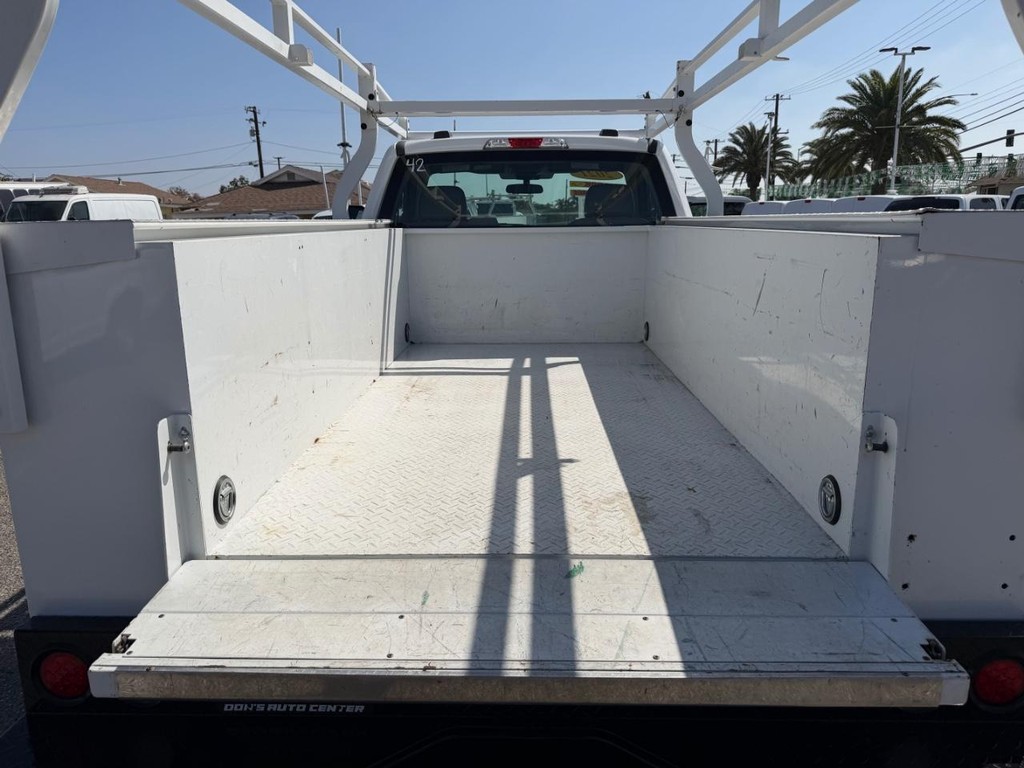 Ford F-250 Vehicle Full-screen Gallery Image 19
