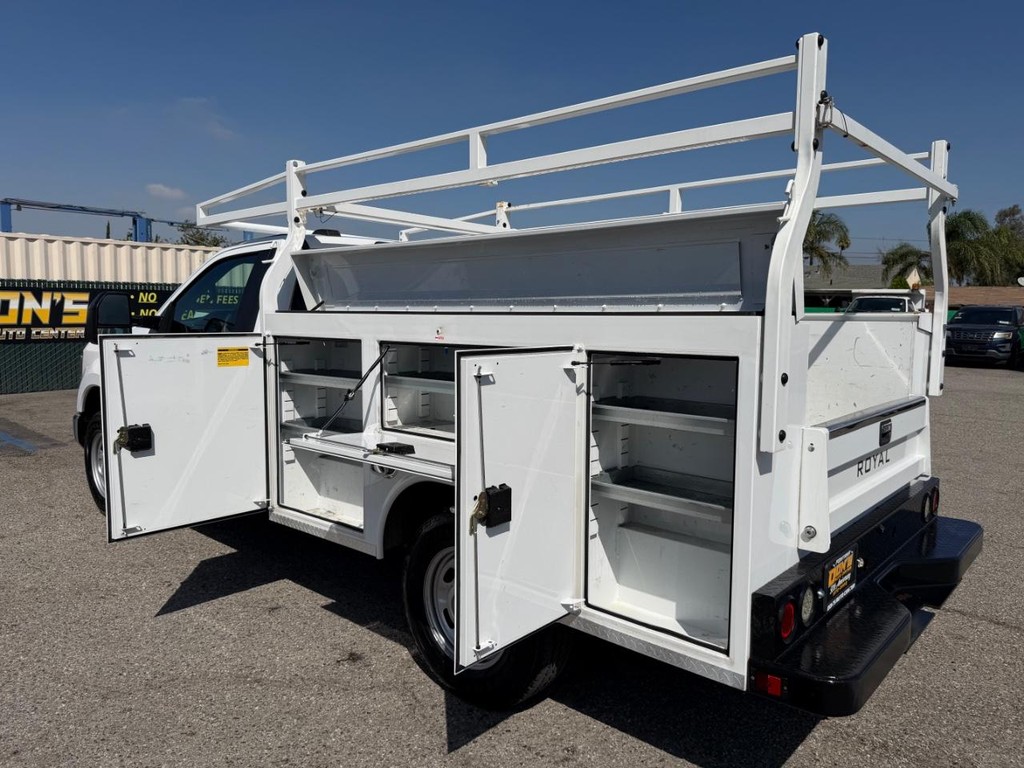 Ford F-250 Vehicle Full-screen Gallery Image 22