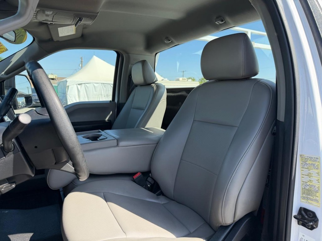 Ford F-250 Vehicle Full-screen Gallery Image 26