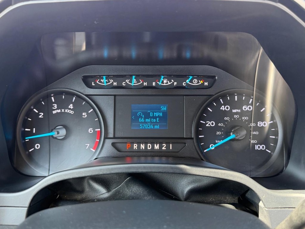 Ford F-250 Vehicle Full-screen Gallery Image 36
