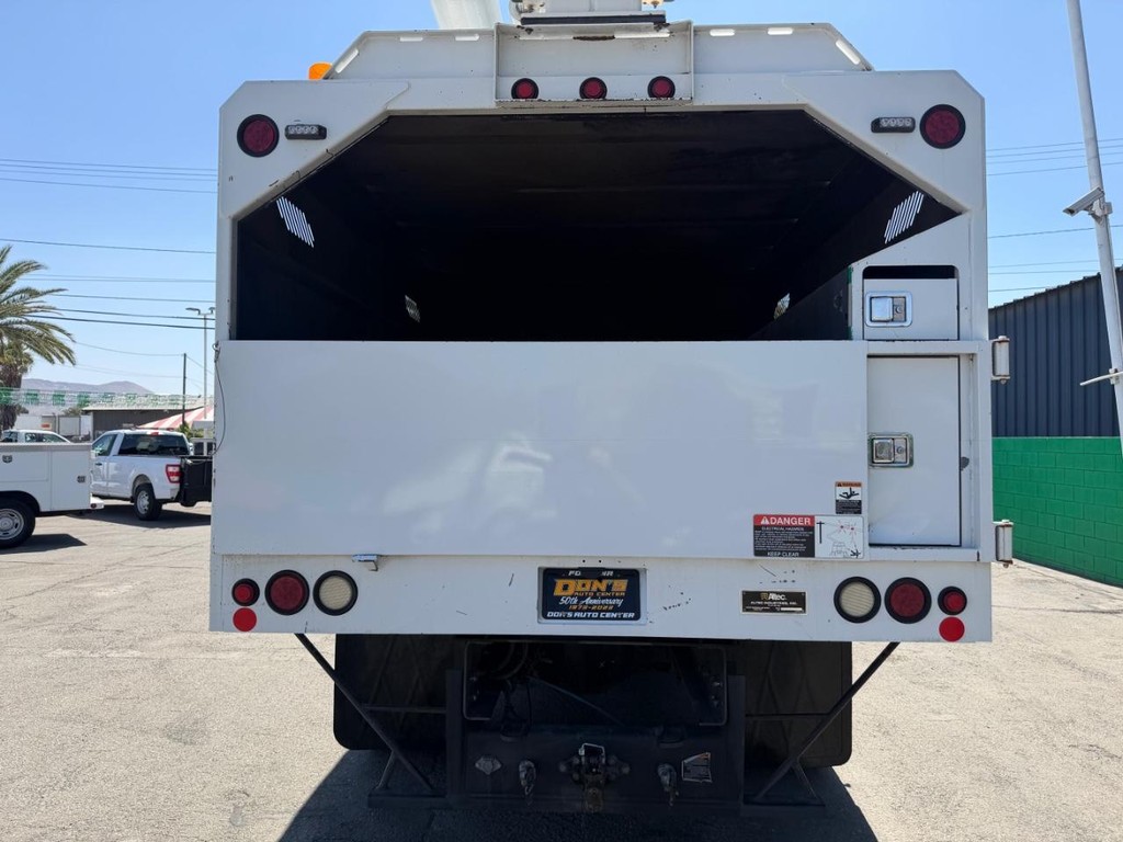 International 4400 Altec LR756 Forestry Bucket Truck / Vehicle Full-screen Gallery Image 12