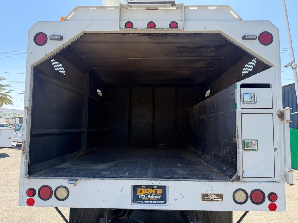 International 4400 Altec LR756 Forestry Bucket Truck / Vehicle Full-screen Gallery Image 21