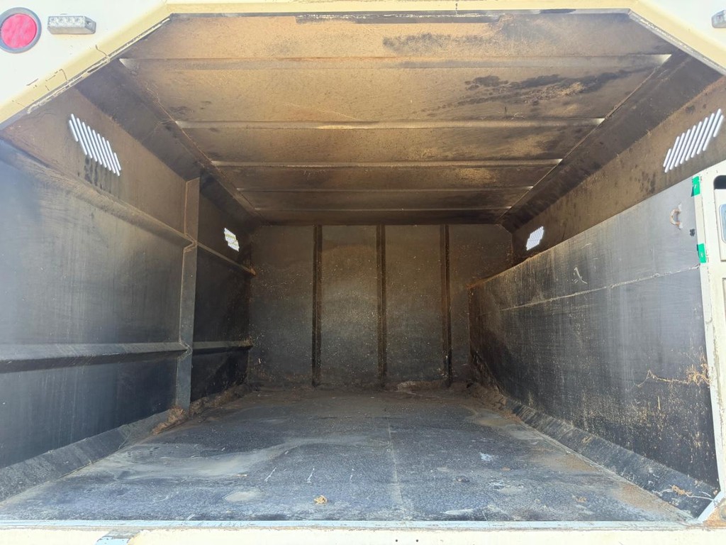 International 4400 Altec LR756 Forestry Bucket Truck / Vehicle Full-screen Gallery Image 22