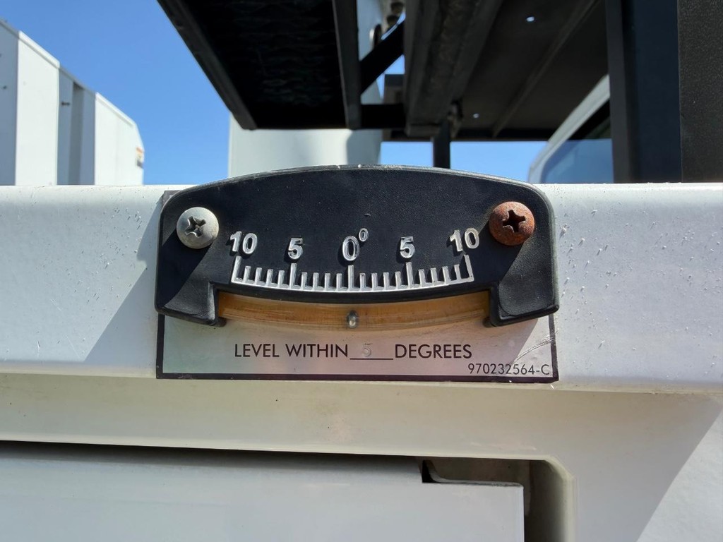 International 4400 Altec LR756 Forestry Bucket Truck / Vehicle Full-screen Gallery Image 34