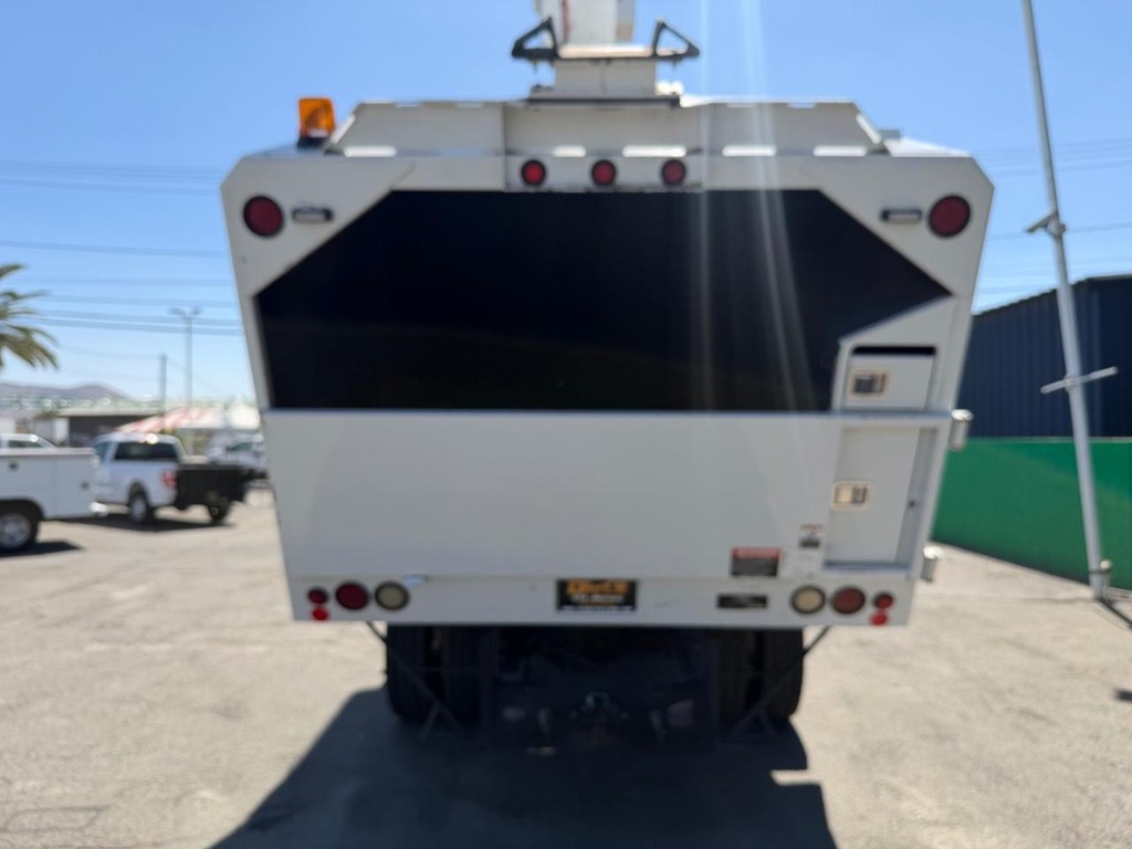 International 4400 Altec LR756 Forestry Bucket Truck / Vehicle Full-screen Gallery Image 60