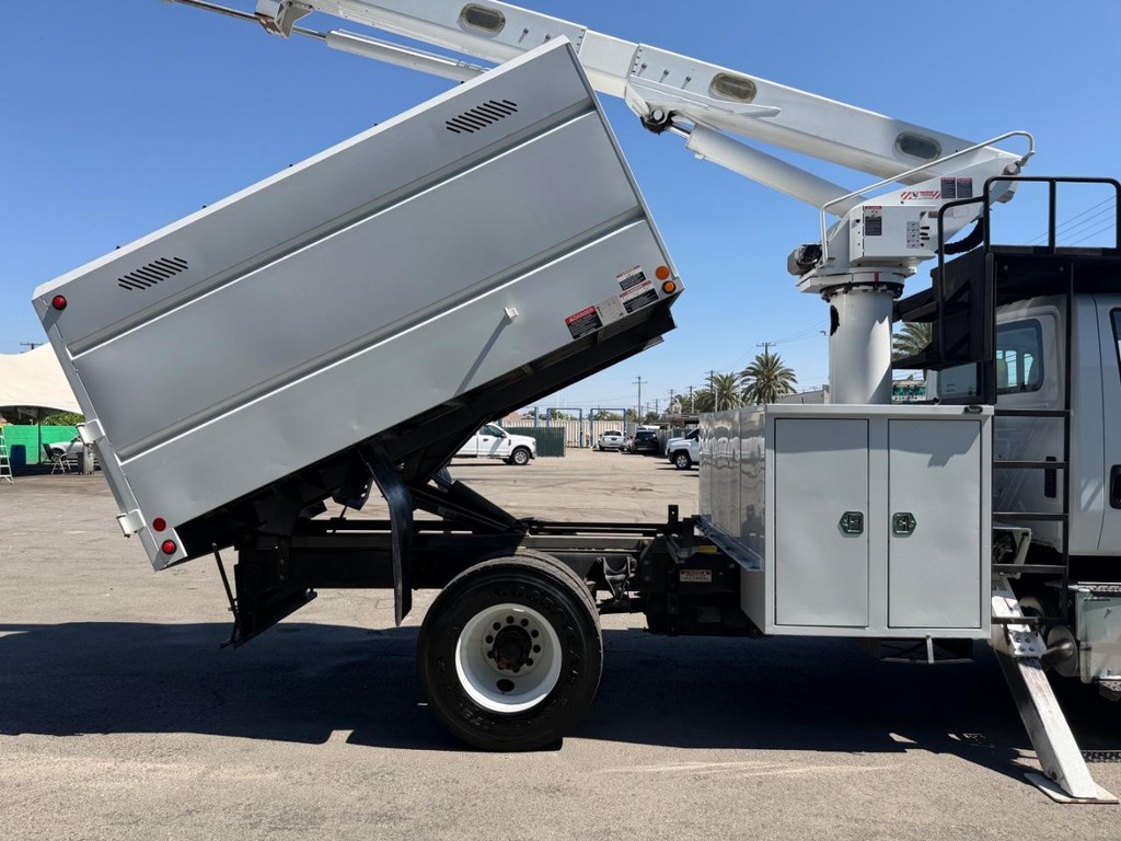 International 4400 Altec LR756 Forestry Bucket Truck / Vehicle Full-screen Gallery Image 63