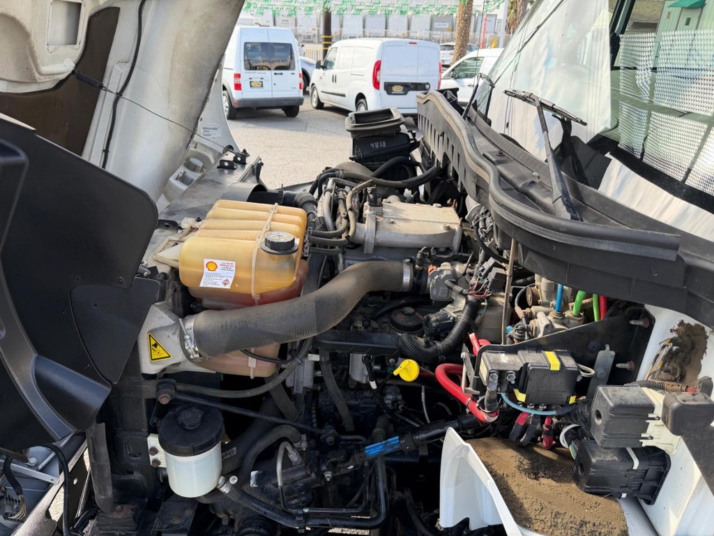International 4400 Altec LR756 Forestry Bucket Truck / Vehicle Full-screen Gallery Image 73