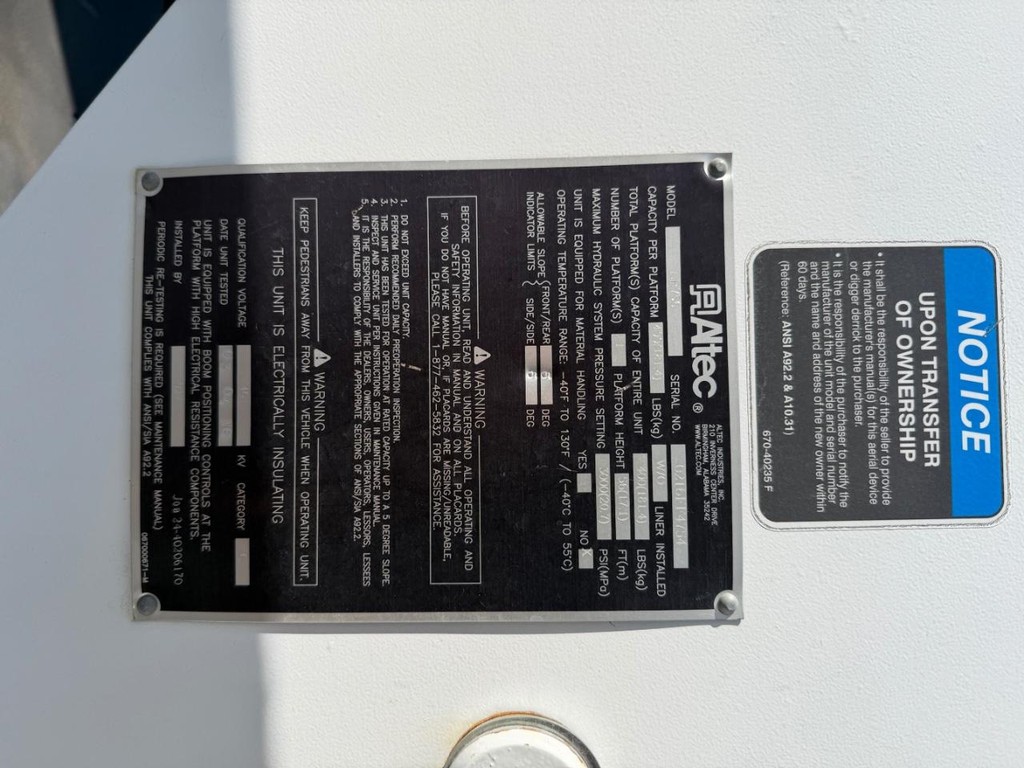 International 4400 Altec LR756 Forestry Bucket Truck / Vehicle Full-screen Gallery Image 74