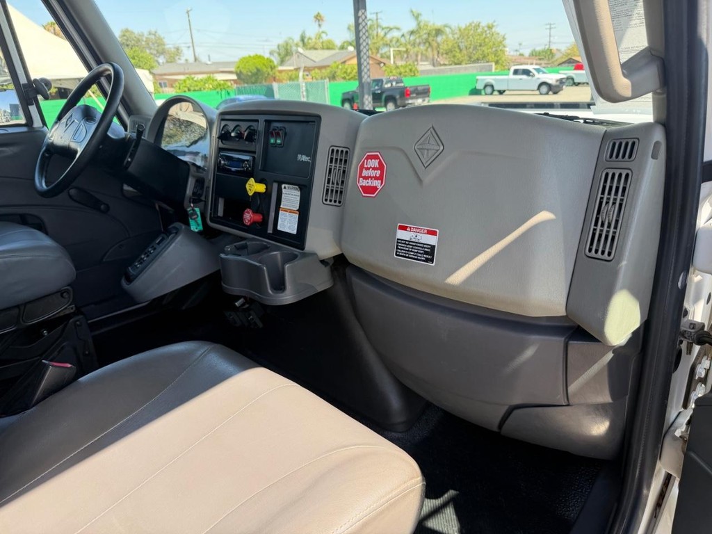 International 4400 Altec LR756 Forestry Bucket Truck / Vehicle Full-screen Gallery Image 80