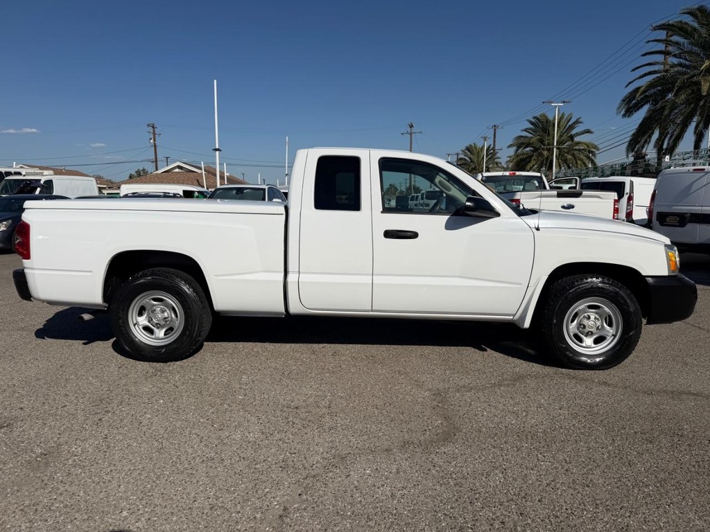 Dodge Dakota Vehicle Full-screen Gallery Image 05