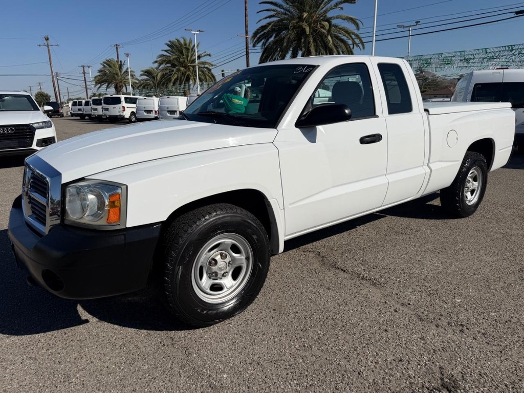 Dodge Dakota Vehicle Full-screen Gallery Image 12