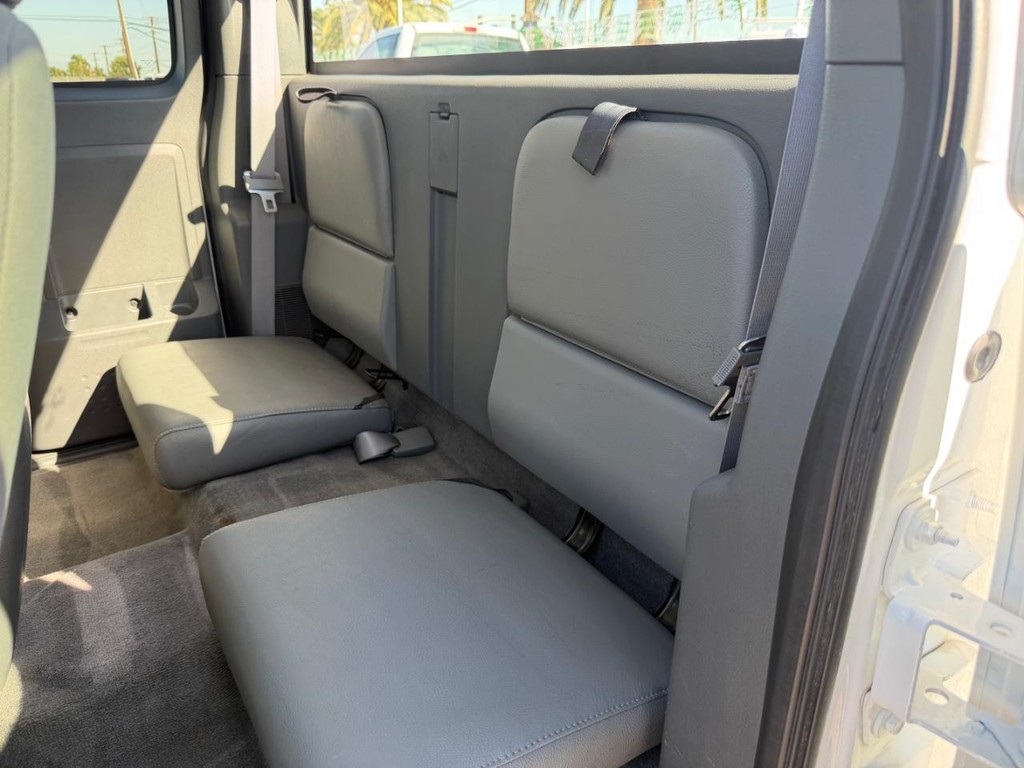 Dodge Dakota Vehicle Full-screen Gallery Image 19