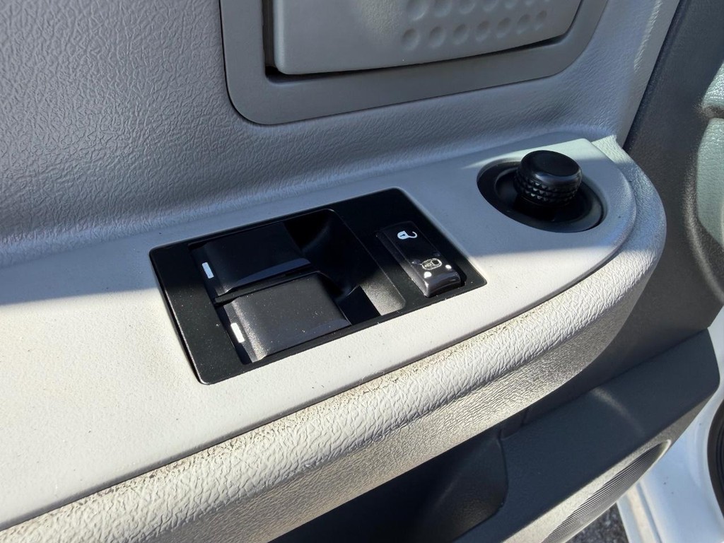 Dodge Dakota Vehicle Full-screen Gallery Image 33