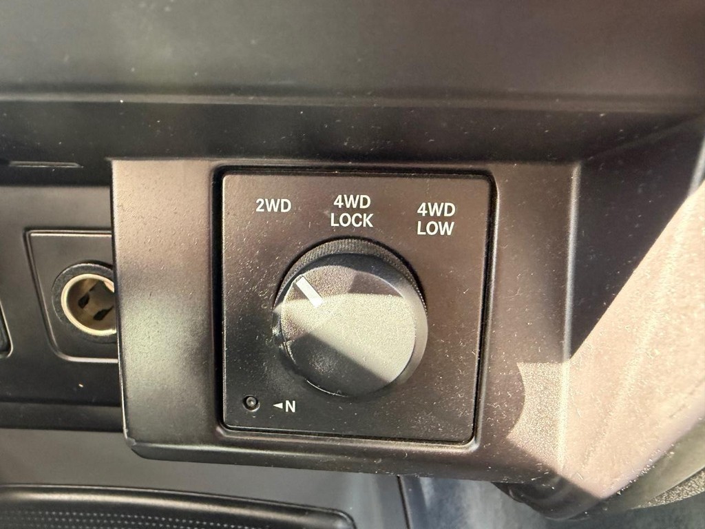 Dodge Dakota Vehicle Full-screen Gallery Image 36